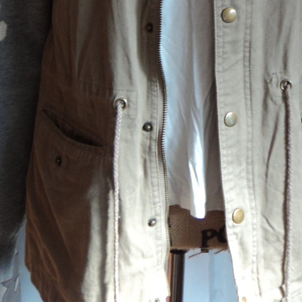 Cargo/Utility Jacket - Picture 4 of 9